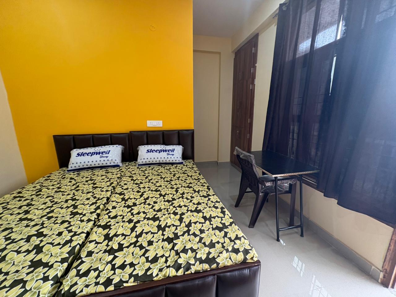 Boys Girls PG in Noida